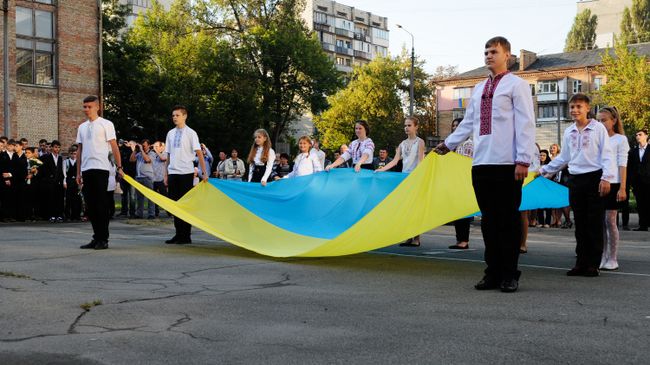 На Украине продают школьные рюкзаки с изображением Бандеры
