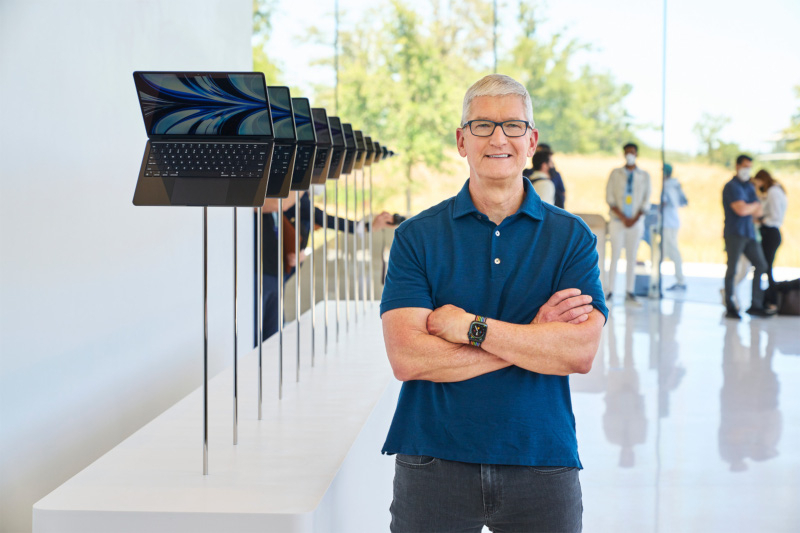 Тим Кук эмоционально обратился к сотрудникам Apple в свой последний день на посту генерального директора