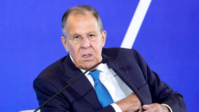 НАТО должна была самораспуститься, заявил Лавров