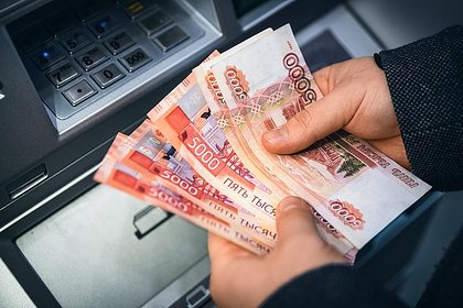 Россияне стали вдвое меньше откладывать