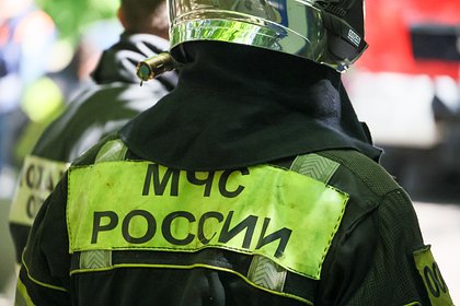 В портовой зоне Усть-Луги после атаки БПЛА началось возгорание