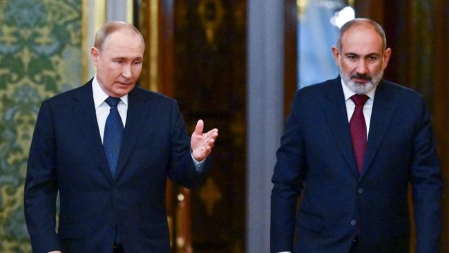 Путин встретился с Пашиняном