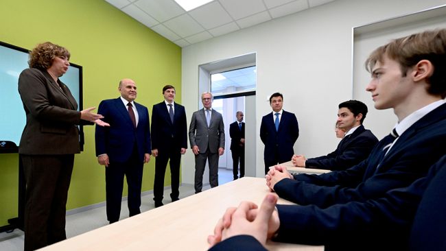 Школьник из Домодедово, решивший задачу Мишустина, получил от него подарок