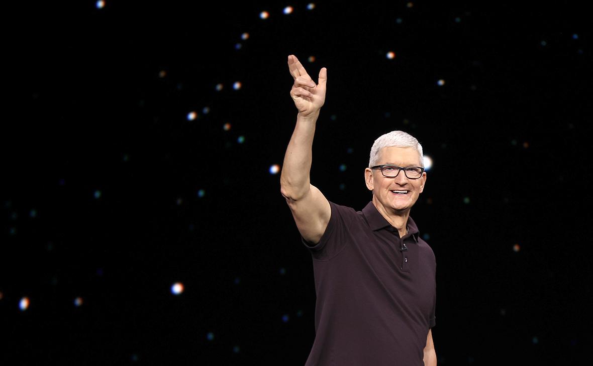 Тим Кук получит $47 млн от Apple после ухода с поста гендиректора