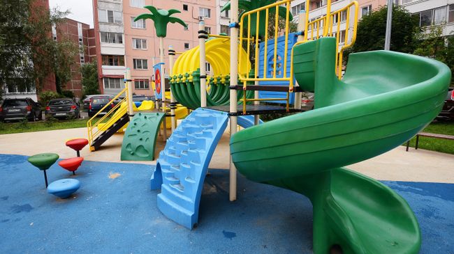 В России начал действовать госконтроль на оборудование для детских площадок