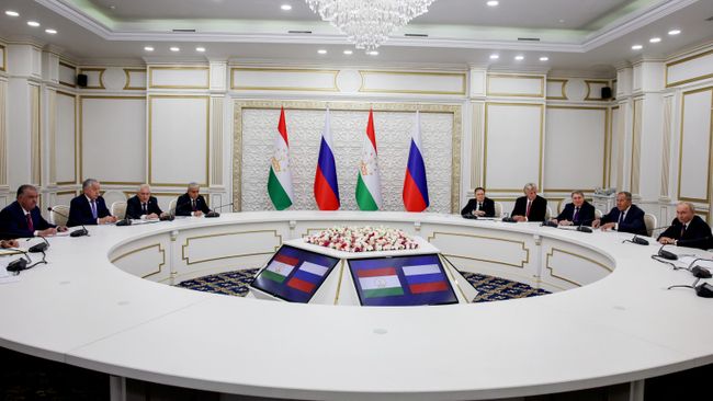 Рахмон отметил позитивную динамику в отношениях Таджикистана и России