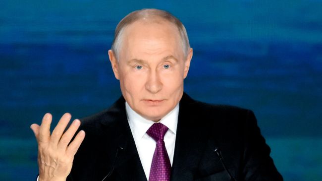 СМИ раскрыли, какой сигнал Путин послал Украине во время выступления на ВЭФ