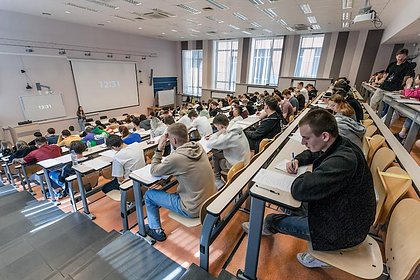 В Кремле объяснили обучение студентов из одной страны на бюджетных местах