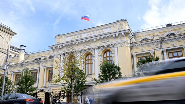 ЦБ сохранил еще на полгода ограничения на снятие иностранной валюты