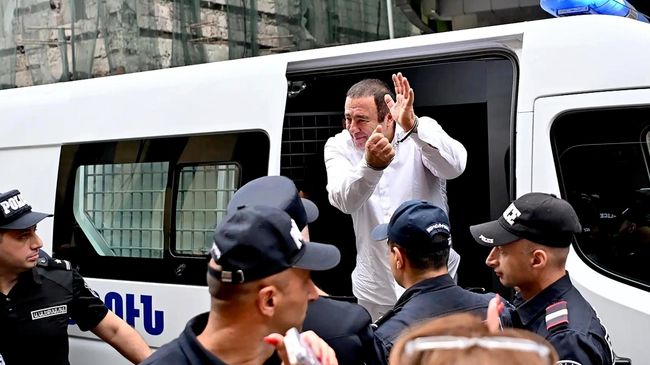 Суд в Ереване продлил арест лидеру "Процветающей Армении" Царукяну