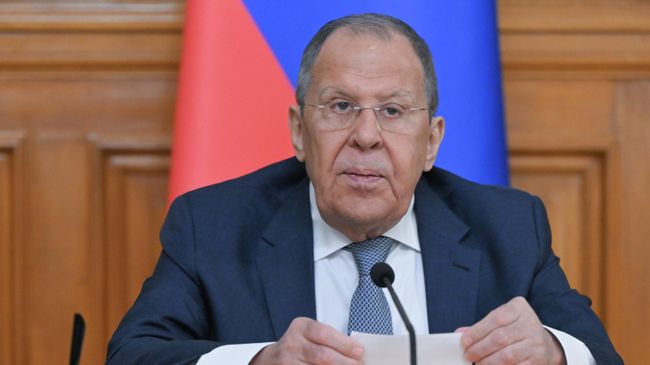 Западу постоянно нужен враг, заявил Лавров