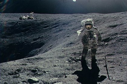 На фото Луны заметили «корабль пришельцев» длиной пять километров