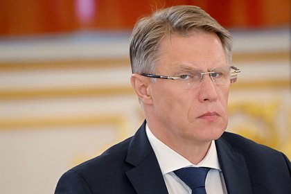 Министр здравоохранения России спас пассажира на борту самолета