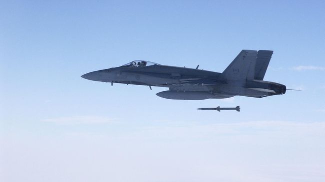Производство американских управляемых ракет AMRAAM замедлилось в два раза