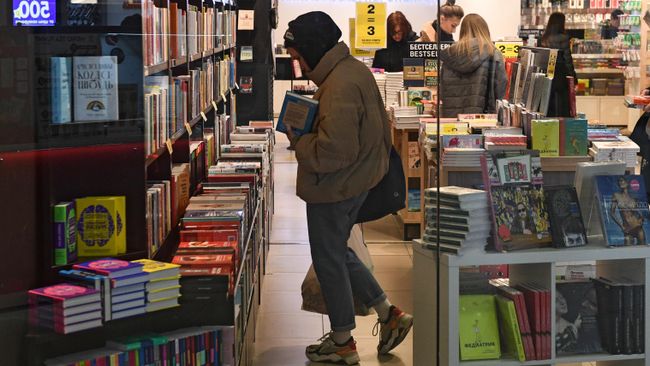 Минцифры обсуждает легализацию некоторых книг иноагентов