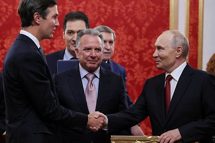 Политолог раскрыл смысл подарка американской делегации Путину